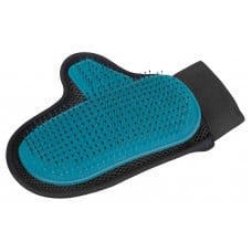 Trixie рукавиця масажна з металевою щетиною для догляду за шерстю 18×24см